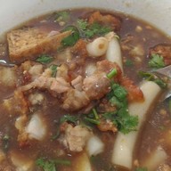 ก๋วยจั๊บน้ำข้น โก๋หนุ่ม