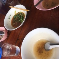 เมนูของร้าน แม่จันต้มเลือดหมู เกาเหลาเป็ด