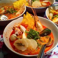 ก๋วยเตี๋ยวต้มยำกุ้งแม่น้ำหลังโค