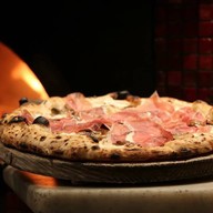 Limoncello Thonglor Soi 9 ทองหล่อ 9