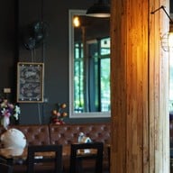 บรรยากาศ เป็นต่อก่อสร้าง&คาเฟ่ ตาก