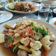 เมนูของร้าน The Tiara Dheva Mantra Resort