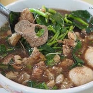 เมนูของร้าน ก๋วยเตี๋ยวเรือลุงจาบ