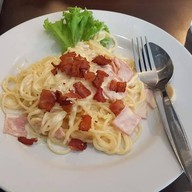 Eat Me Bakery โฮมการ์เด้นวิลล์