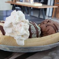 Eat Me Bakery โฮมการ์เด้นวิลล์