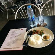 ครัวคุณเก๋อาหารตามสั่ง ตึกที9เมืองทองธานี เมืองทองธานี