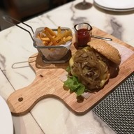 เมนูของร้าน The Twist Bar & Bistro