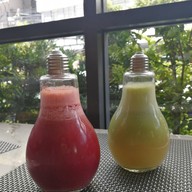 เมนูของร้าน The Twist Bar & Bistro