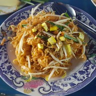 ผัดไทย หอยทอด