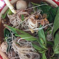 ก๋วยเตี๋ยวเรือตายม-รสเยี่ยม