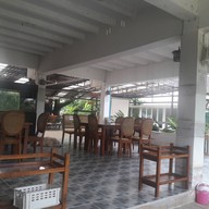 สวนอาหารบ้านพลอย