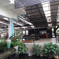 สวนอาหารบ้านพลอย