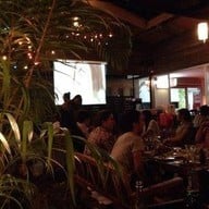 บรรยากาศ อิ่ม บาร์แอนด์เรสเตอรองท์ (อิ่ม เบียร์วุ้น) ถนนสุวินทวงศ์