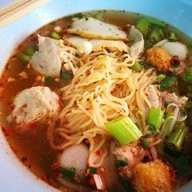 เมนูของร้าน ก๋วยเตี๋ยวแสนสุขแฮปปี้แลนด์