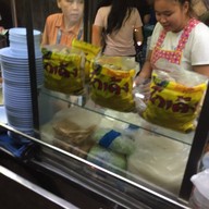 โกเด้ง ข้างโรงแรม Snoozz