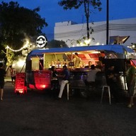 บรรยากาศ THE M.O.B FOOD TRUCK
