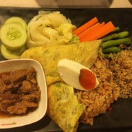B-Grill สเต็กกระทะร้อน FOODPARK ชั้น 5 เซ็นทรัลปิ่นเกล้า