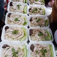 น้ำฝน ข้าวมันไก่อินดี้