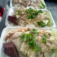 น้ำฝน ข้าวมันไก่อินดี้