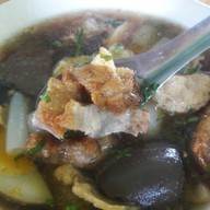 เมนูของร้าน ก๋วยจั๊บเจ๊อุ้ม