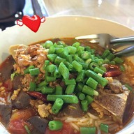 เมนูของร้าน ข้าวซอยกลอยใจ แม่กำปอง