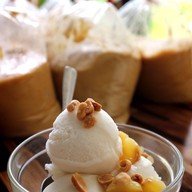 เมนูของร้าน พรชัยไอติมกะทิสด