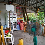 บรรยากาศ เจ๊เย็น ลาบเป็ด
