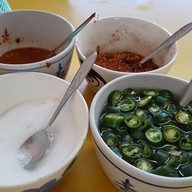 ก๋วยเตี๋ยวลูกชิ้นปลาอาฉั่ง