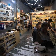 Tew's Barber Shop สยาม