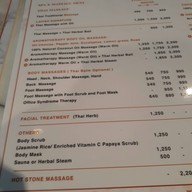 Lavish Salon and Spa ศาลาแดง