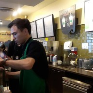 Starbucks อาคารบุญมิตร