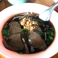 เมนูของร้าน ก๋วยเตี๋ยวเป็ดจันทร์ริม สัตหีบ