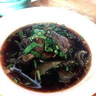 เมนูของร้าน ก๋วยเตี๋ยวเป็ดจันทร์ริม สัตหีบ