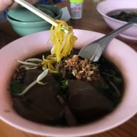 เมนูของร้าน ก๋วยเตี๋ยวเป็ดจันทร์ริม สัตหีบ