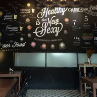 บรรยากาศ Fresh & Wraps Resto Bar