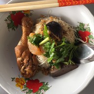 นายเอ็งหมูตุ๋นกระทะทอง