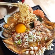 100 องศา กระทะเดือด สาขาใหญ่