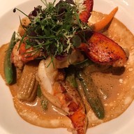 Wine Pub โรงแรมพูลแมนคิงเพาเวอร์ กรุงเทพฯ