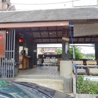 หน้าร้าน Nine One Coffee สาขาน้ำพุร้อน แม่ขะจาน