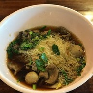 เมนูของร้าน ก๋วยเตี๋ยวผักหวานอยุธยา