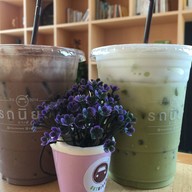 รถนิยมคาเฟ่ by ท่านโม