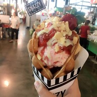 Snazzy waffles @food villa Ratchapruk