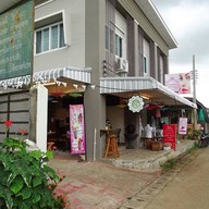 หน้าร้าน B-Bow Coffee