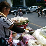 ร้านยำ ศาลาแดง