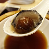 Mister Black - บัวลอยแป้งชาโคล ไส้เผือกและเกาลัด