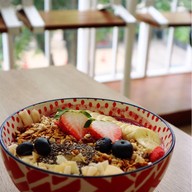 เมนูของร้าน Brekkie Organic Cafe & Juice Bar