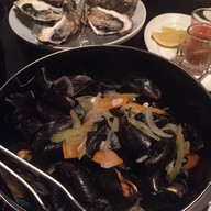 Wine Pub โรงแรมพูลแมนคิงเพาเวอร์ กรุงเทพฯ