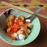 เมนูของร้าน เตี้ย เย็นตาโฟ เจ้าเก่าตลาดพลู