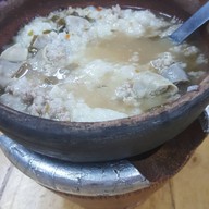 ข้าวหอม หมูทอด ใบกะเพรา วังหลัง