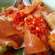 เมนูของร้าน เตี้ย เย็นตาโฟ เจ้าเก่าตลาดพลู